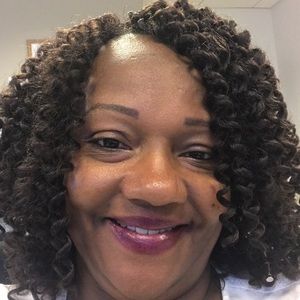 Meet your Posher, Denise